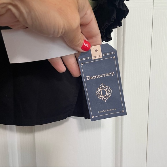 Democracy Black Blouse Beige Floral Bell Sleeves Lace Up Neck Size Large, NWT - Picture 5 of 9